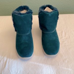 Skechers women’s winter boots